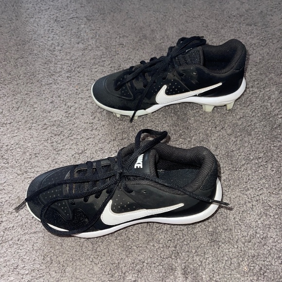 Nike youth cleats - Picture 2 of 9